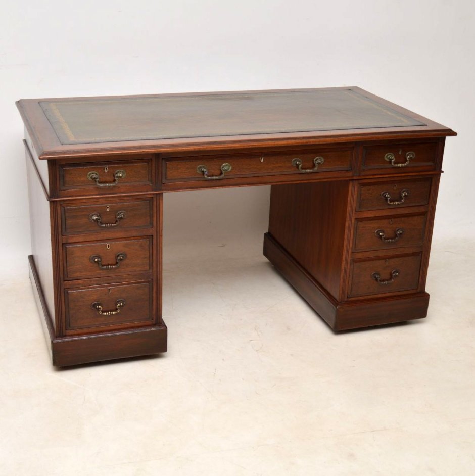 Антикварный письменный стол