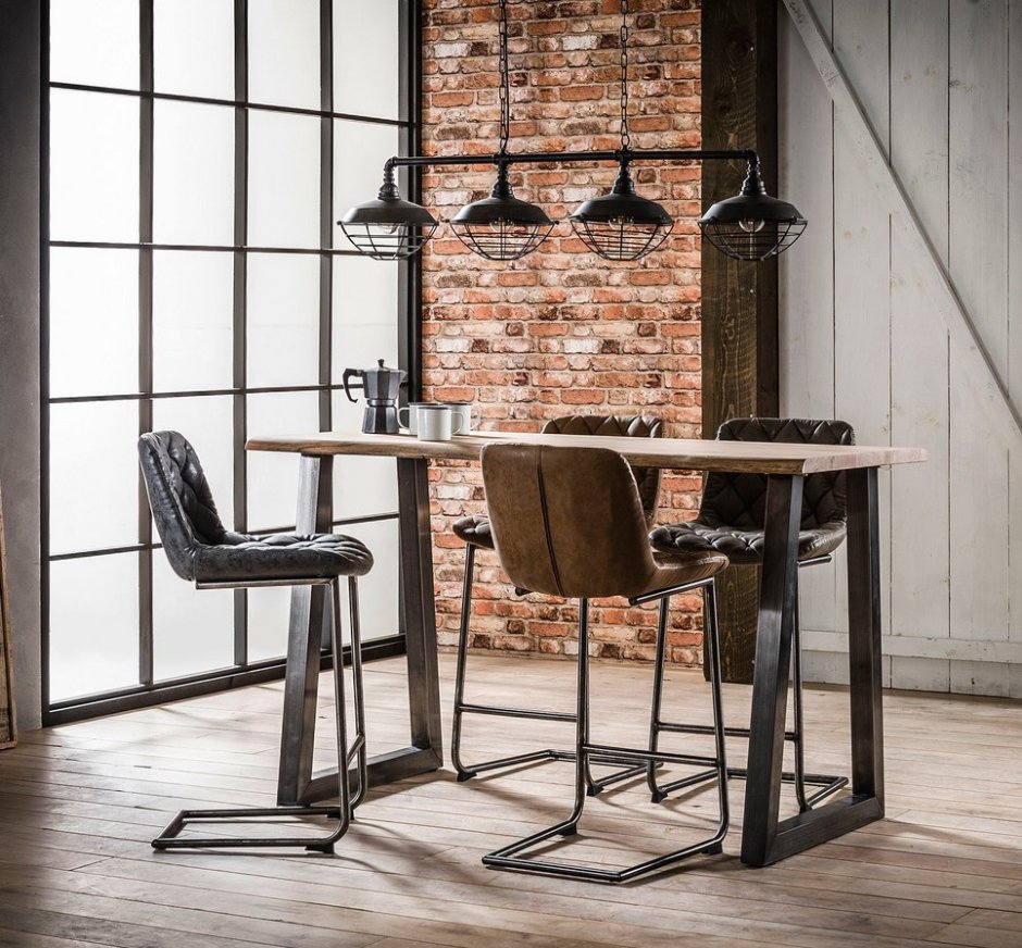 Барный стул в стиле лофт в интерьере