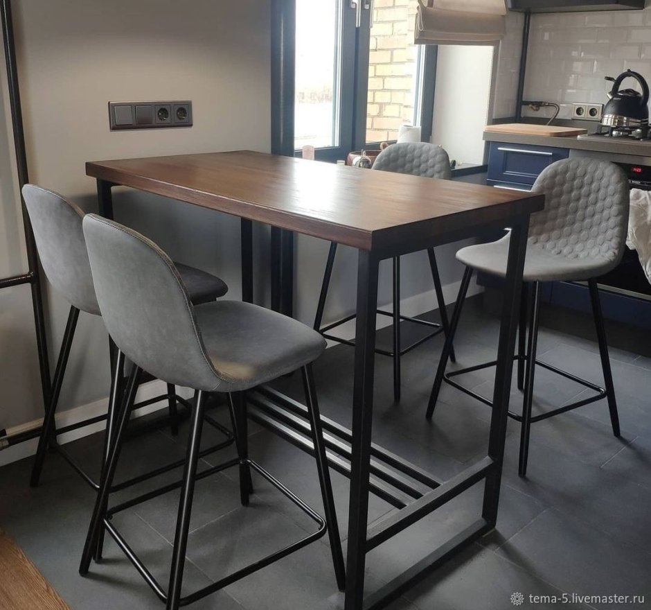 Барный стол в стиле лофт