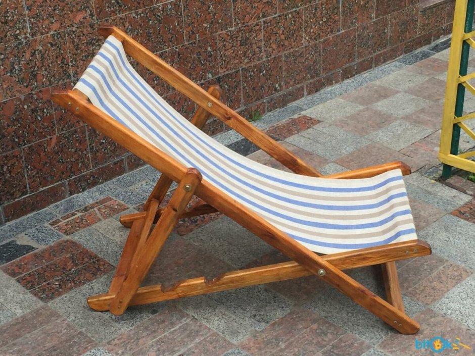 Кресло шезлонг из дерева