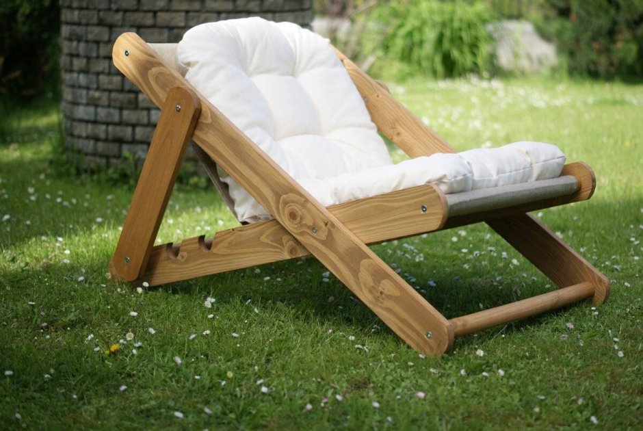 Шезлонг садовый деревянный