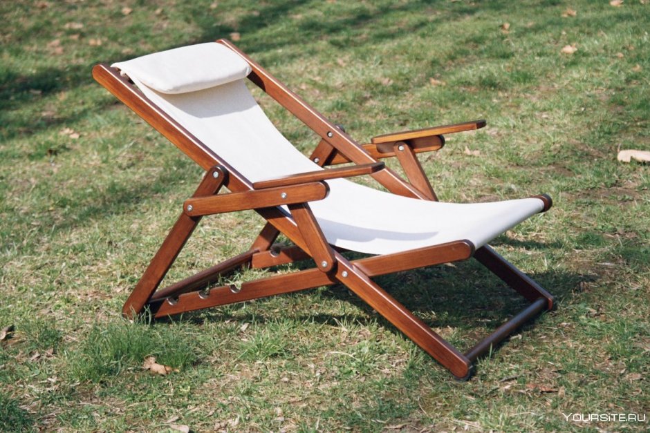Раскладной шезлонг из дерева