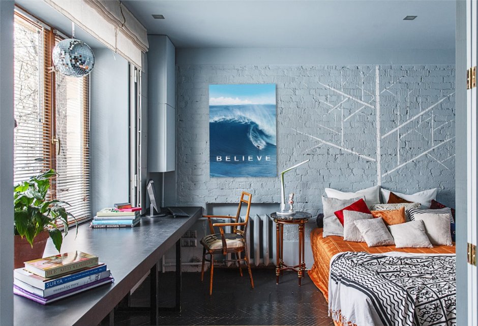 Окрашенный кирпич в интерьере