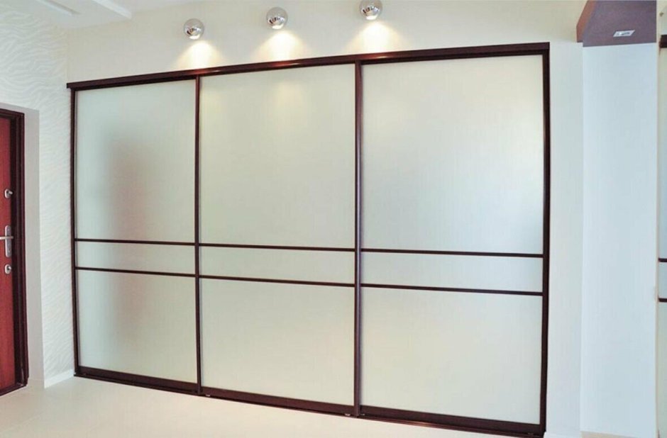 Шкаф купе с матовым стеклом