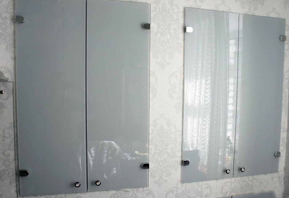 Стеклянные дверцы для шкафчика