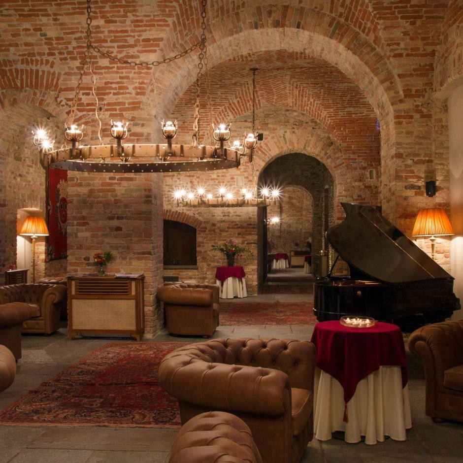 Интерьер замков романского стиля