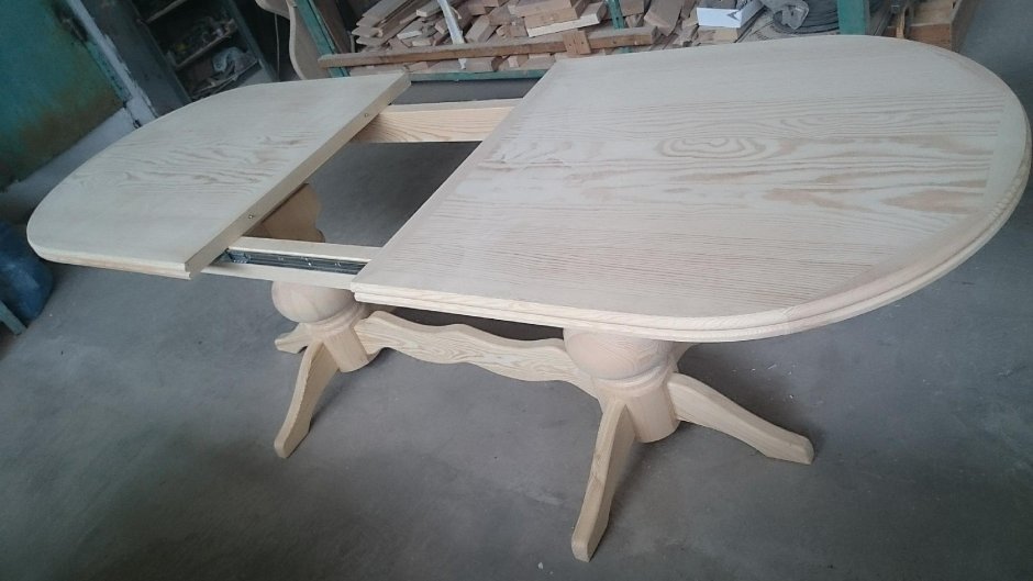 Стол деревянный