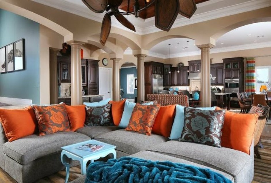 Сочетание голубого и коричневого в интерьере