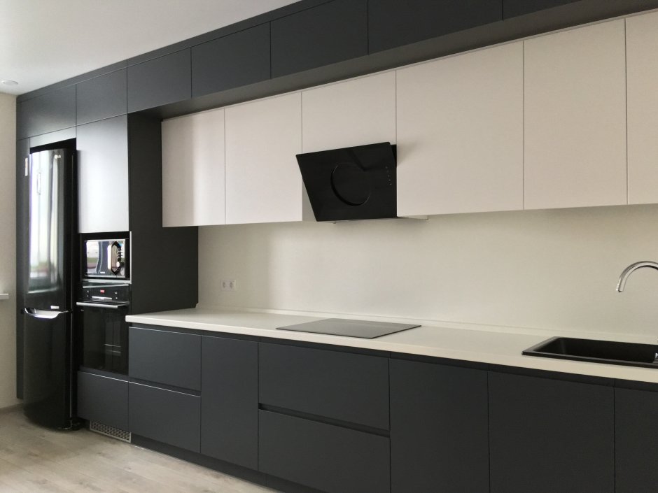 Кухни без ручек матовые черные