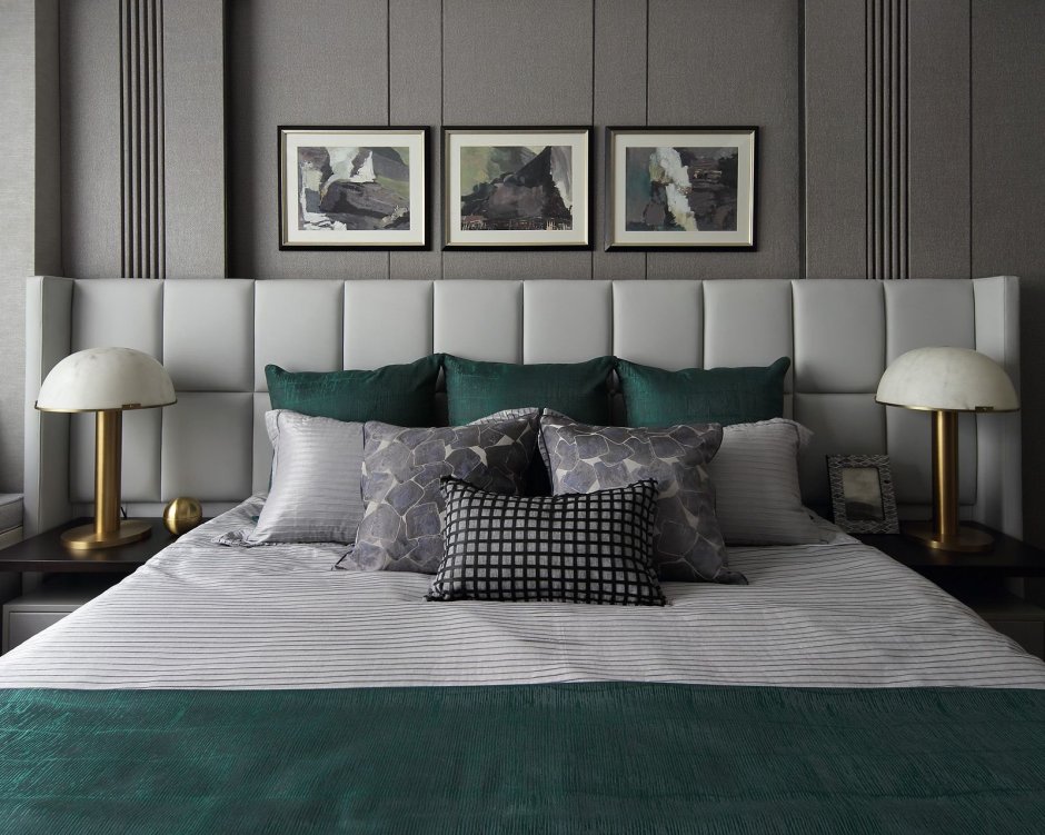 Зелено серая спальня