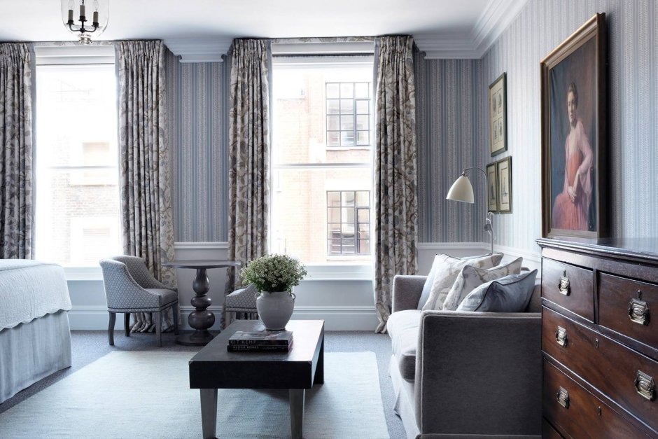 Шторы к серой мебели