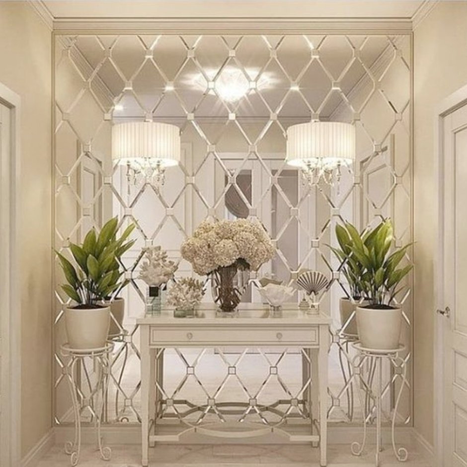 Зеркальное панно в прихожей