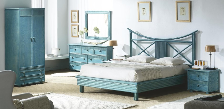 Голубая мебель в спальне