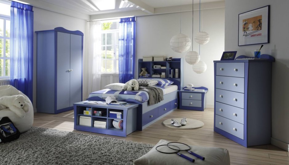 Синяя мебель в спальне