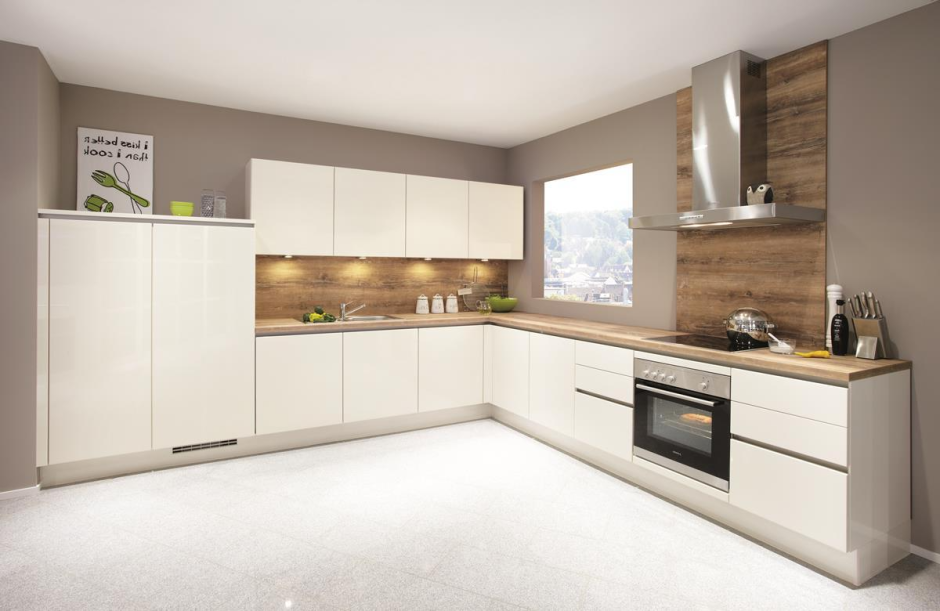 Белая матовая кухня