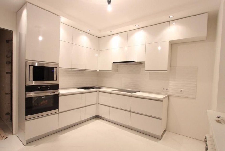 Кухни глянцевые угловые светлые