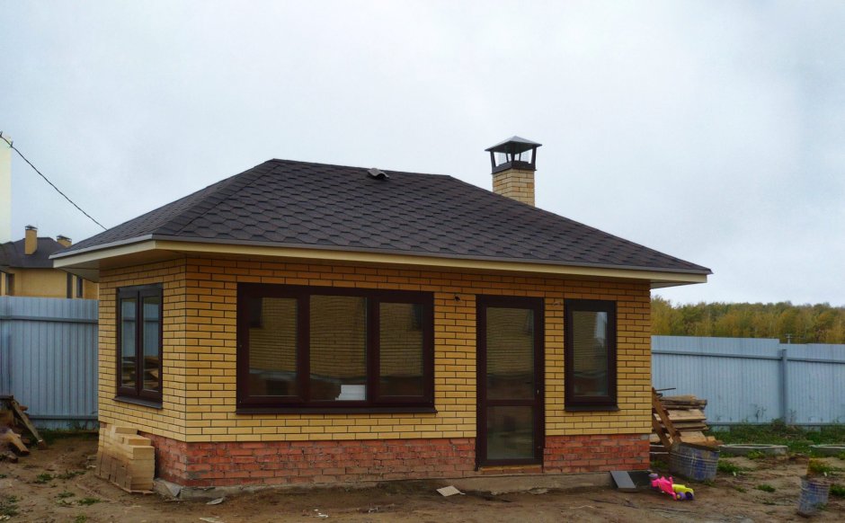 Кирпичная беседка 6х8 застеклённая