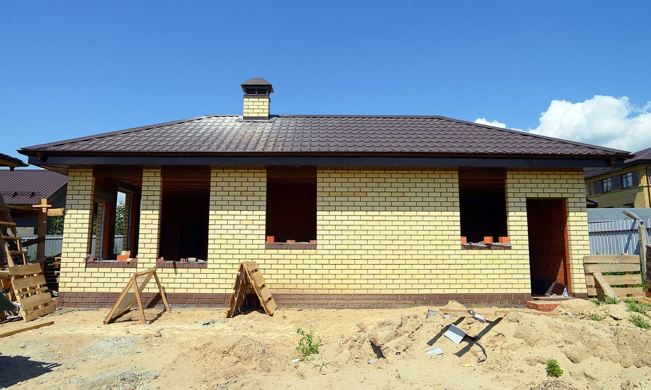 Баня из желтого кирпича