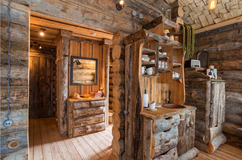 Интерьер бани из бревна