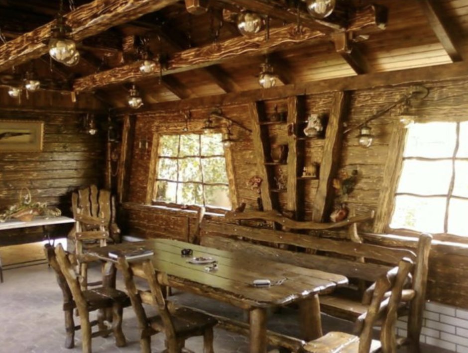 Деревянный интерьер под старину