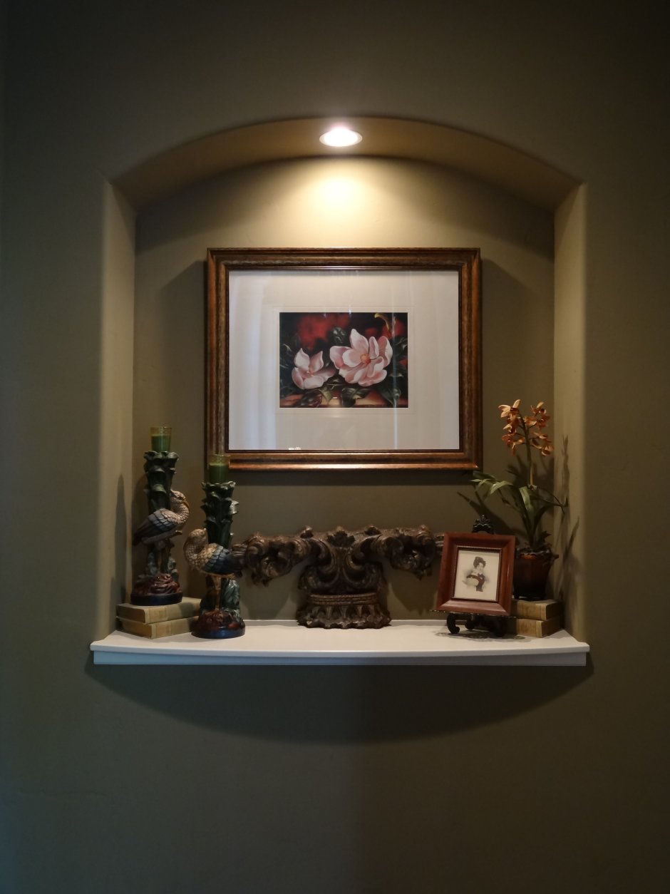 Украсить нишу в стене