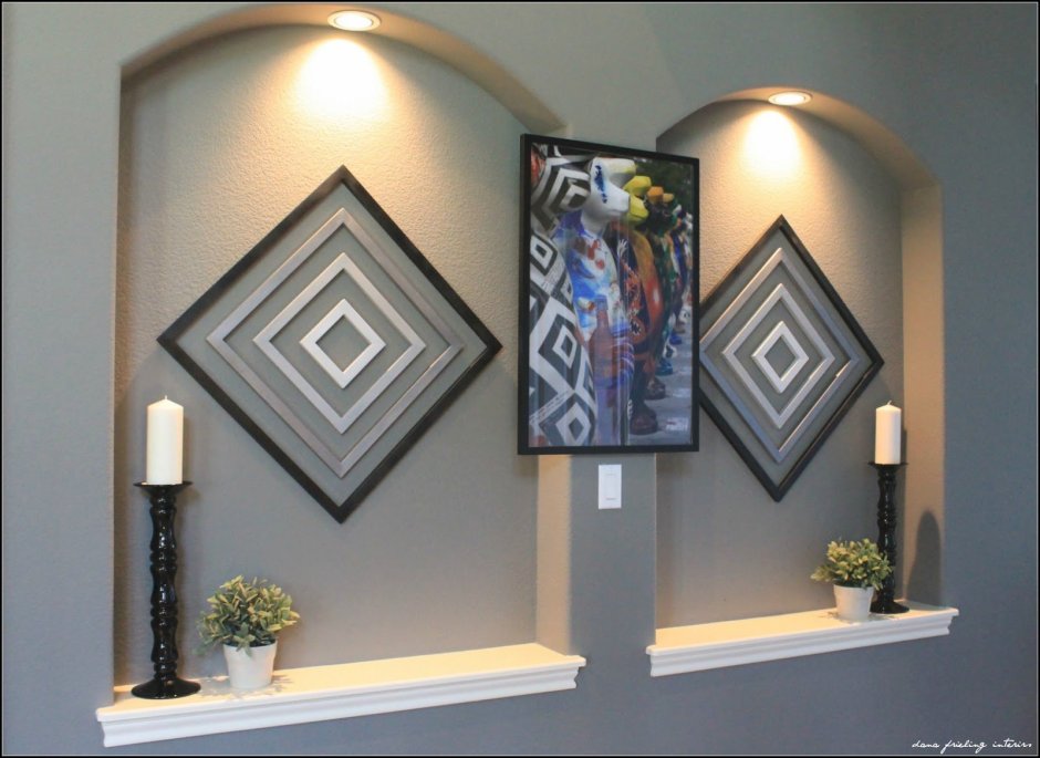 Украшение ниши в стене