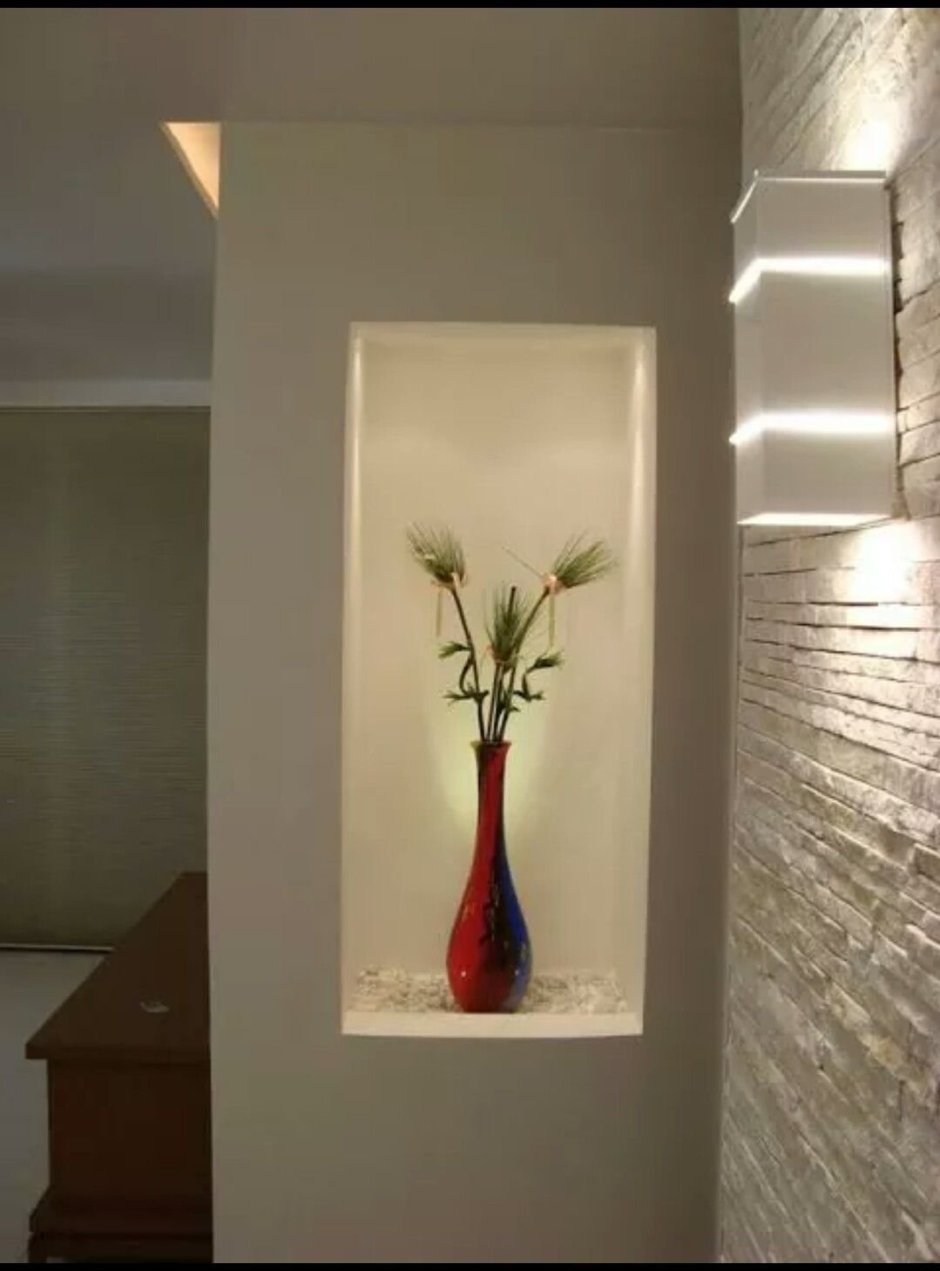 Декоративные ниши в стене