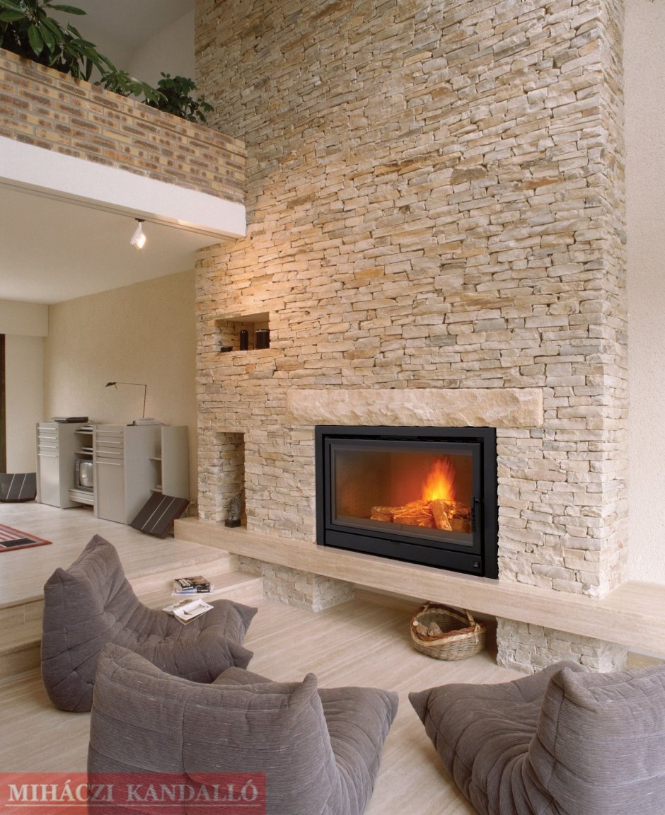 Отделка стены с камином