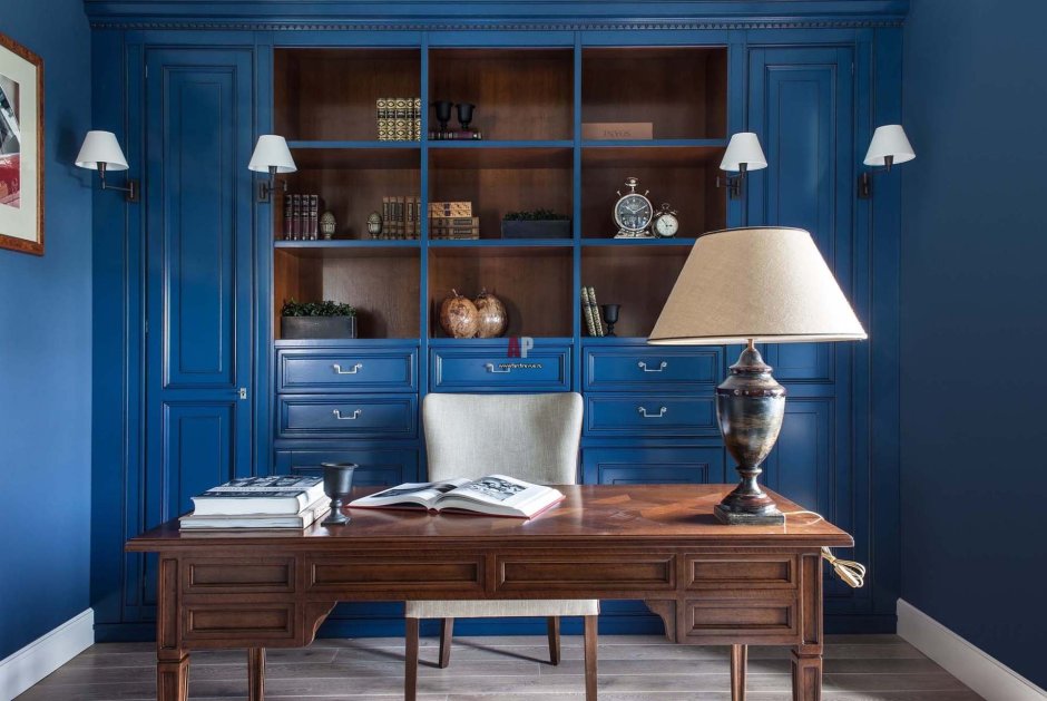 Интерьер кабинета в синих тонах