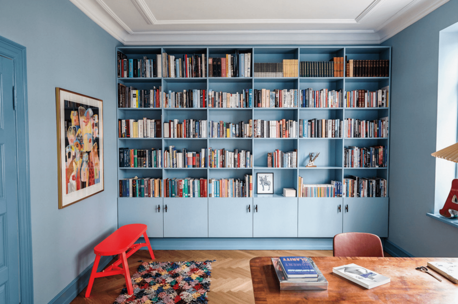 Книжные полки в интерьере