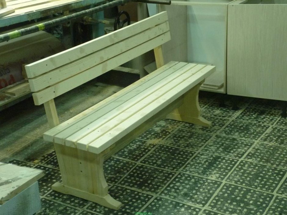 Деревянные лавочки для школы