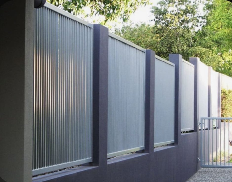 Стильный забор из профлиста