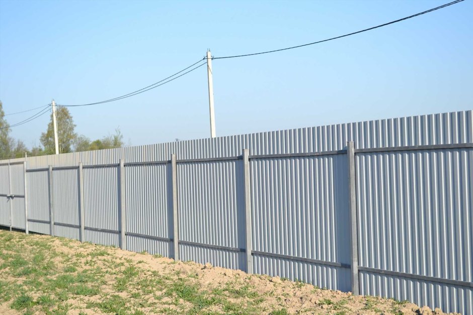 Забор из профнастила с 20 оцинкованный