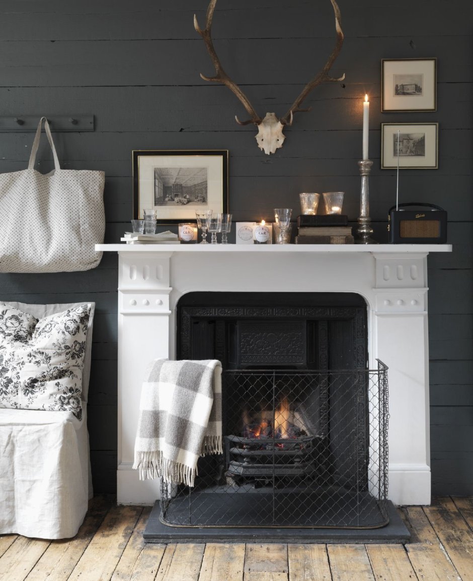 Камин серого цвета