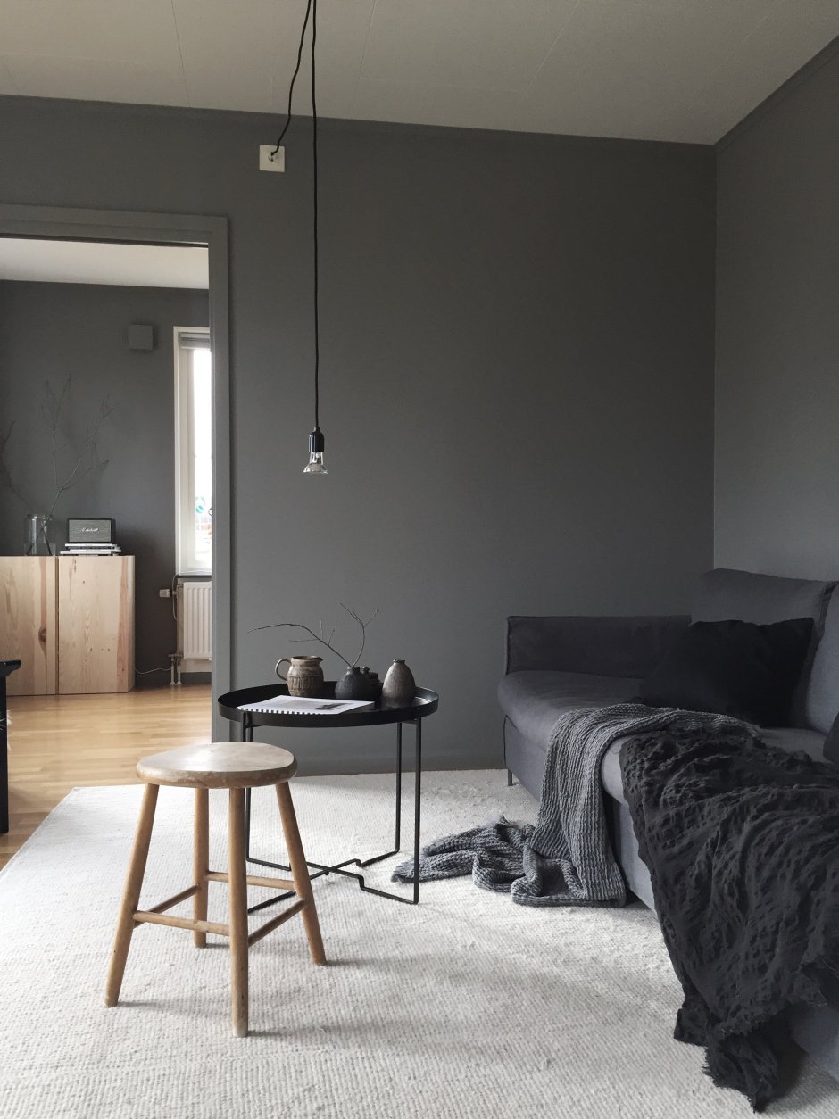 Серая стена