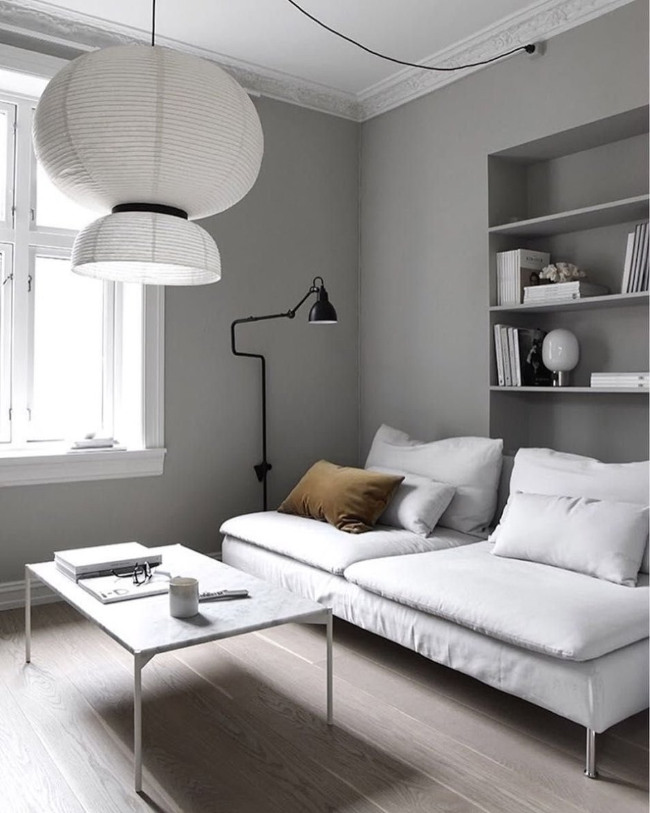 Интерьер белой комнаты