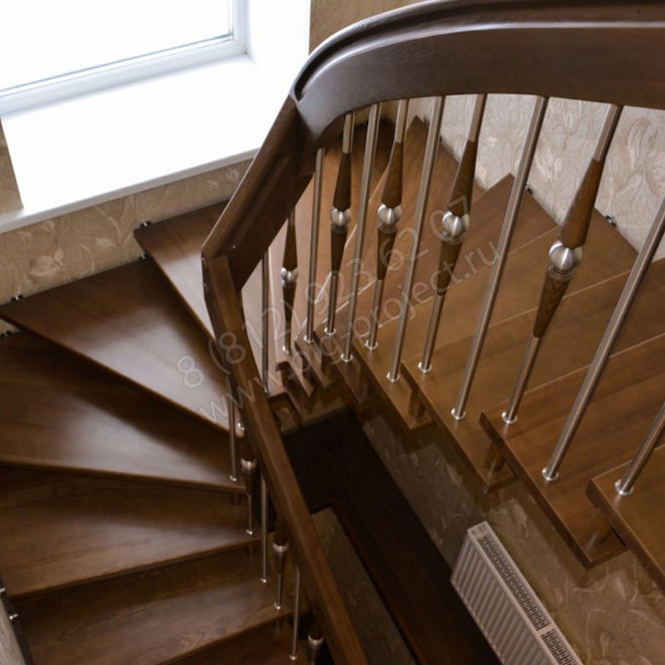 Перила для лестницы с забежными ступенями