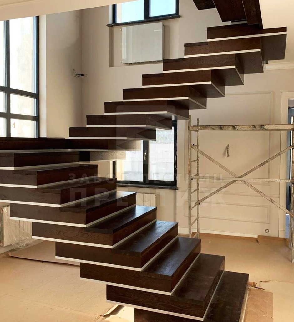 Двухмаршевая лестница с площадкой