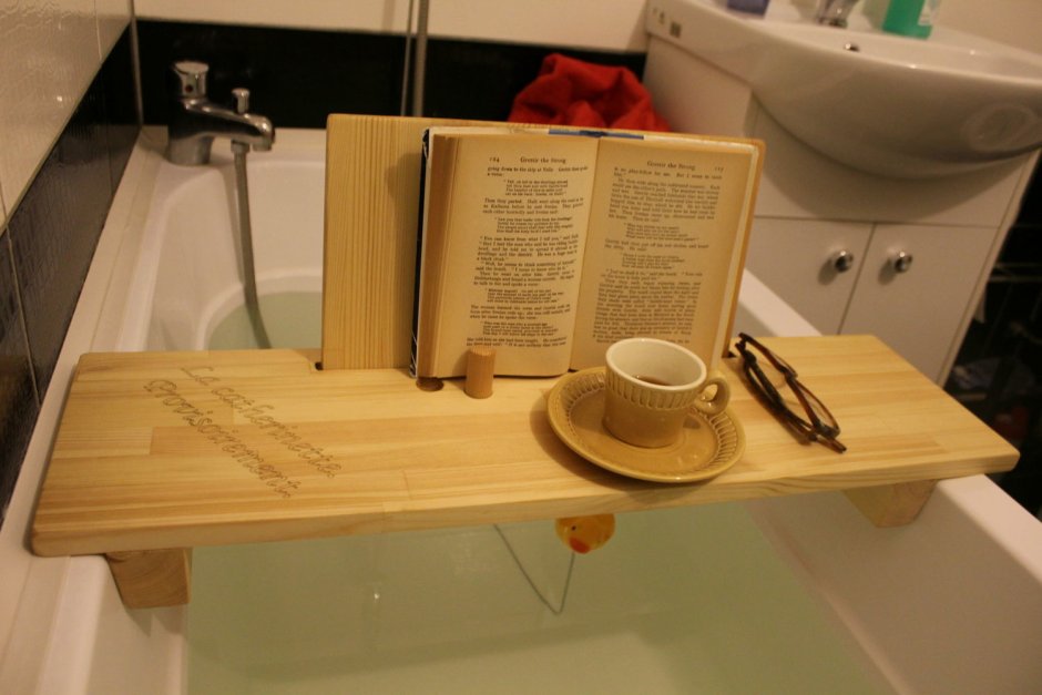 Полочка на ванну деревянная