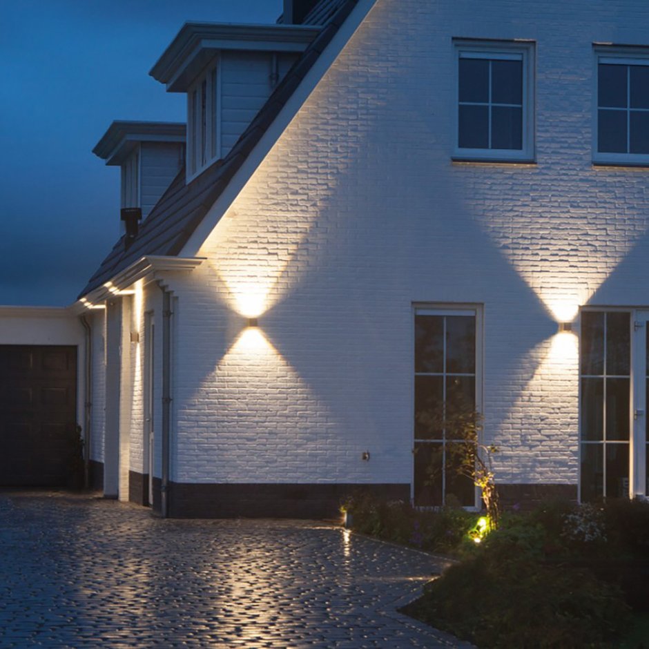 Освещение фасада дома