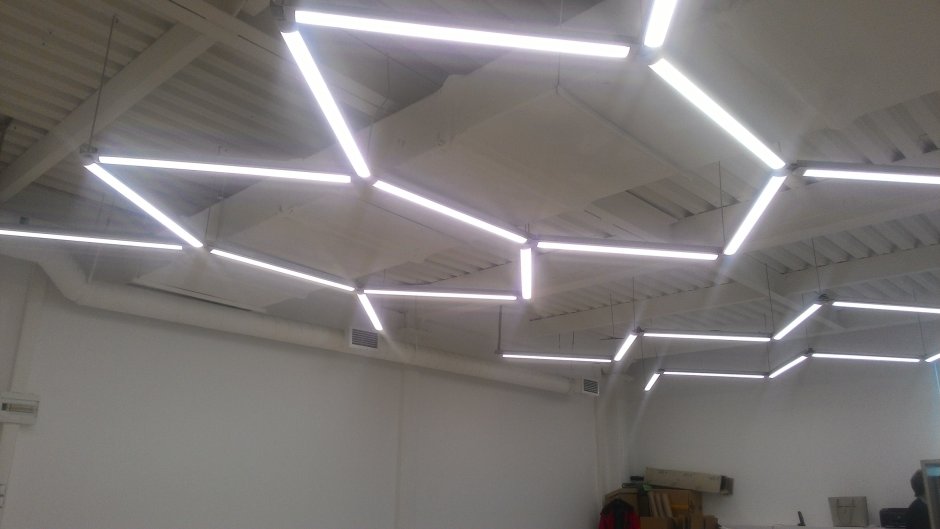 Линейный led светильник сота грань