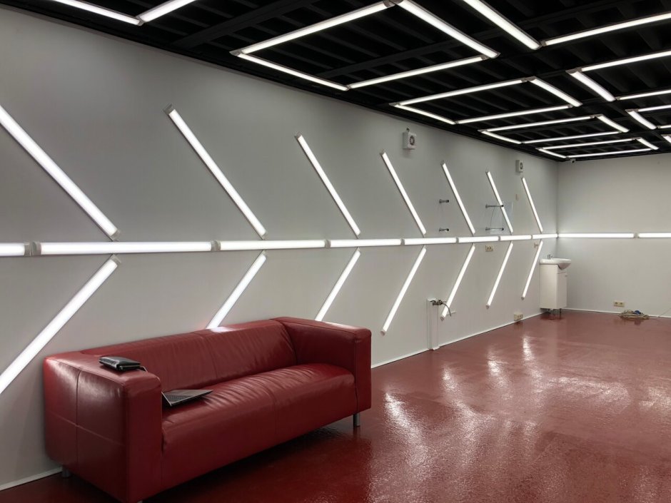 Освещение помещения для детейлинга