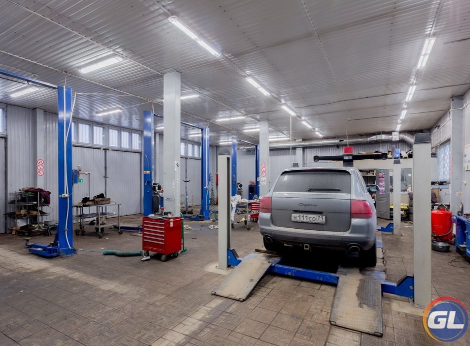 Светильник для автосервиса