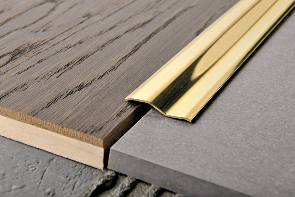 Порог самоклеящийся из латуни для разноуровневых покрытий PROFLOOR