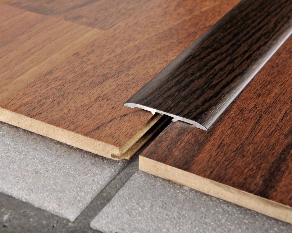 Самоклеящийся порог Sol 40p из ламинированного алюминия