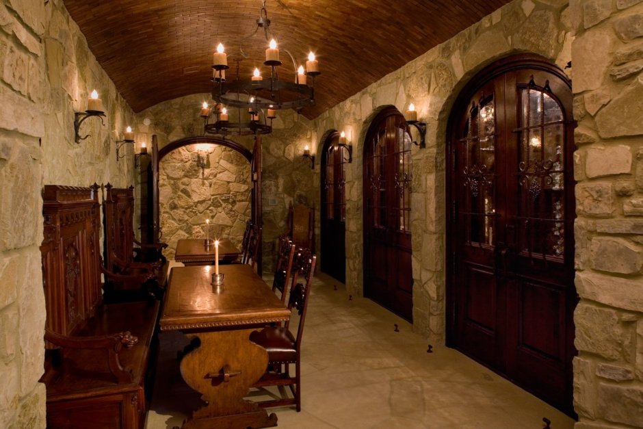 Винный погреб в романском стиле