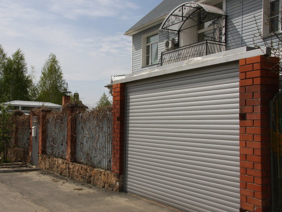 Рольставни в гараж и забор