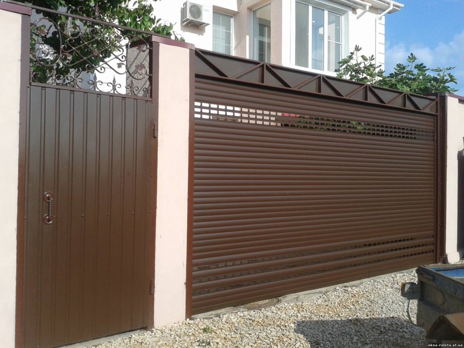 Рольворота на металлических Столбах