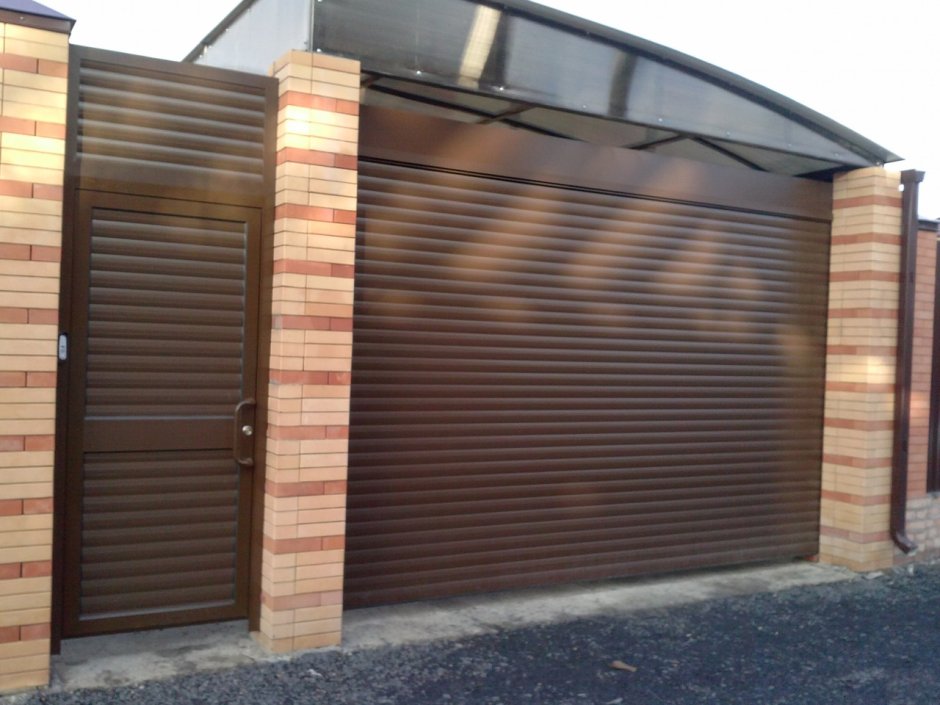 Роллетные ворота и калитка Алютекс