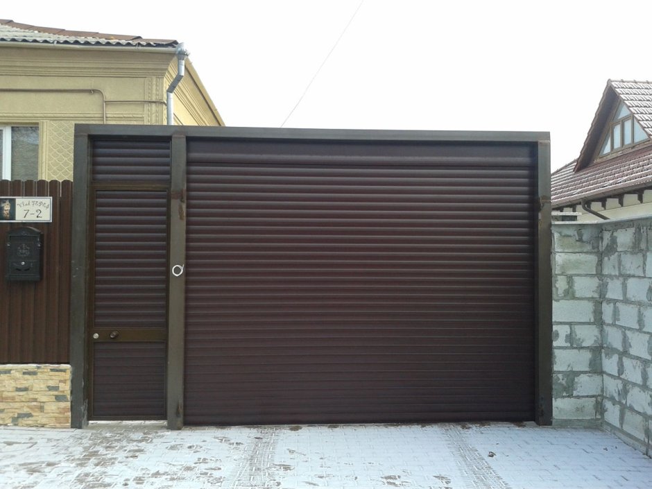 Ролетные ворота с калиткой